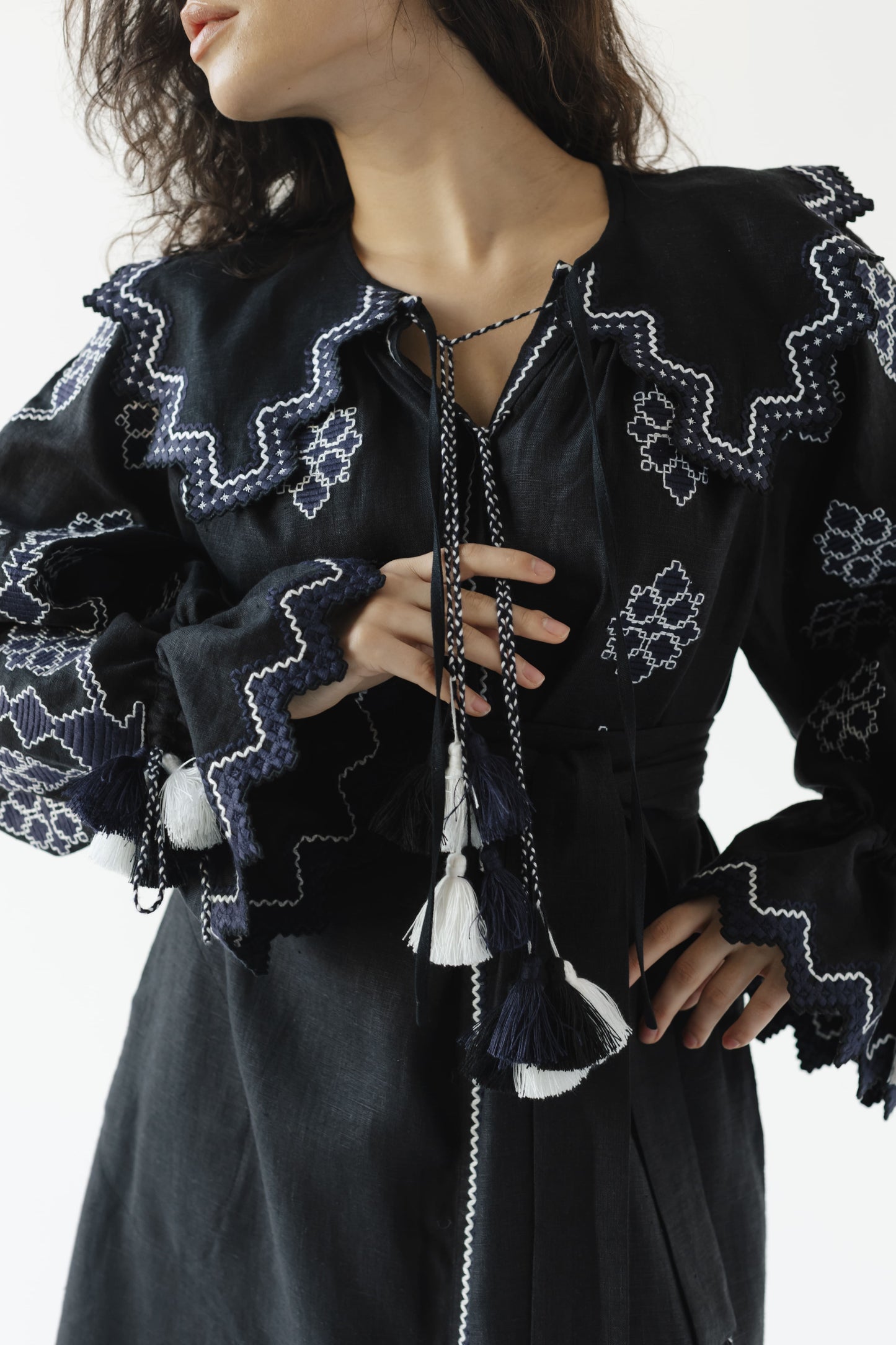 Комір білий/темно синій "Слобожанщина" Біло\червоний