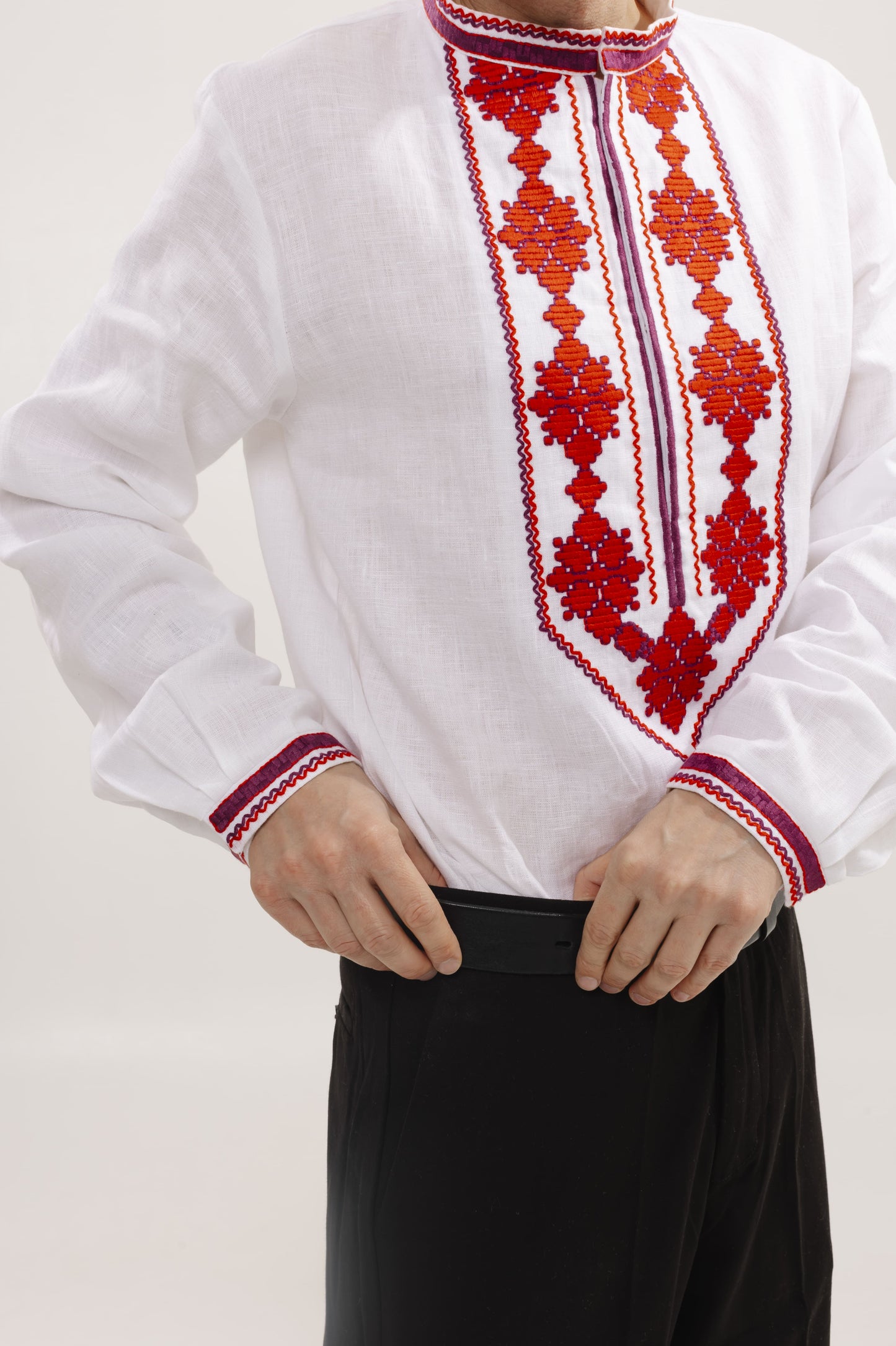 Чоловіча вишиванка "Платон" біла\червона