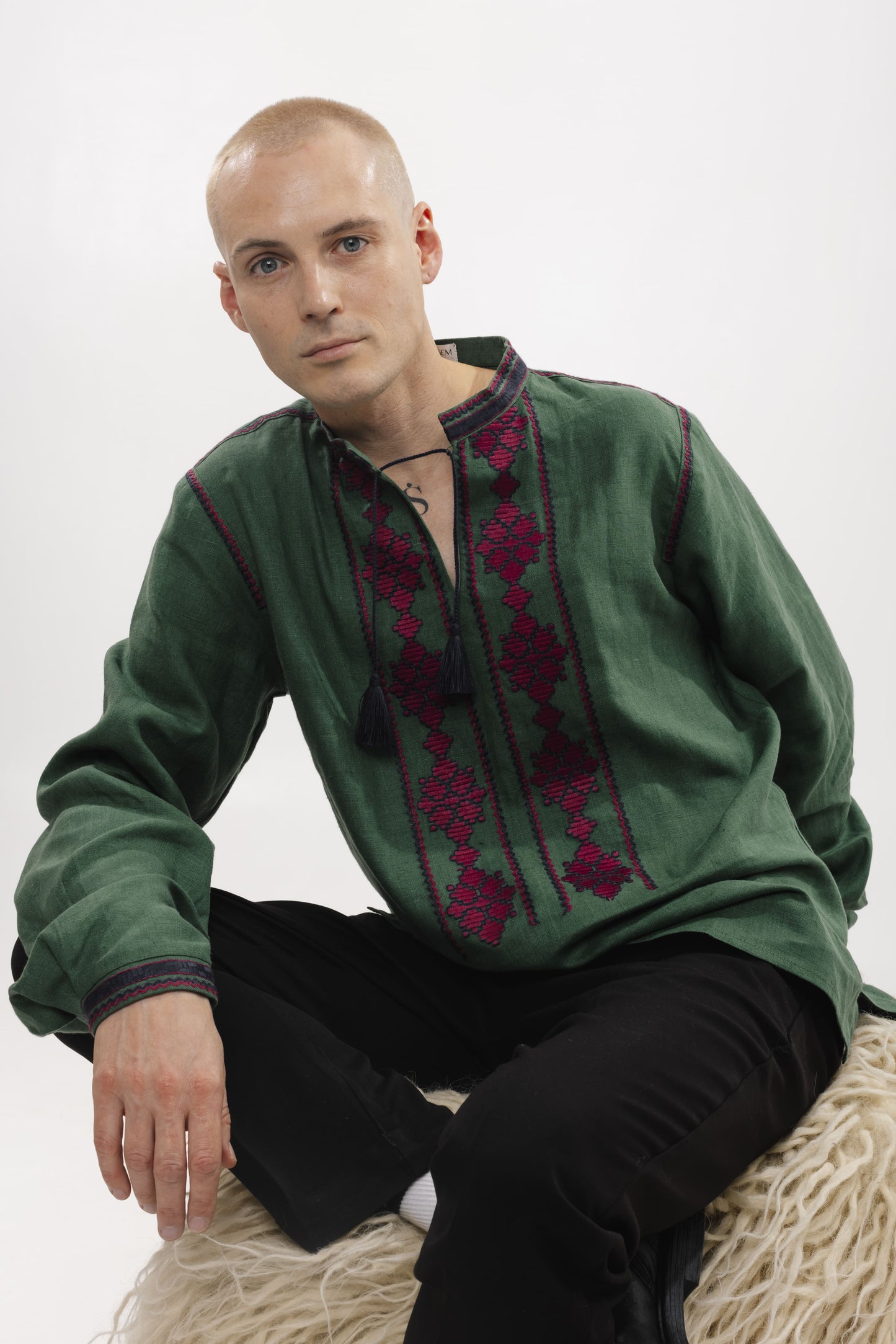 Чоловіча вишиванка "Орест" зелена