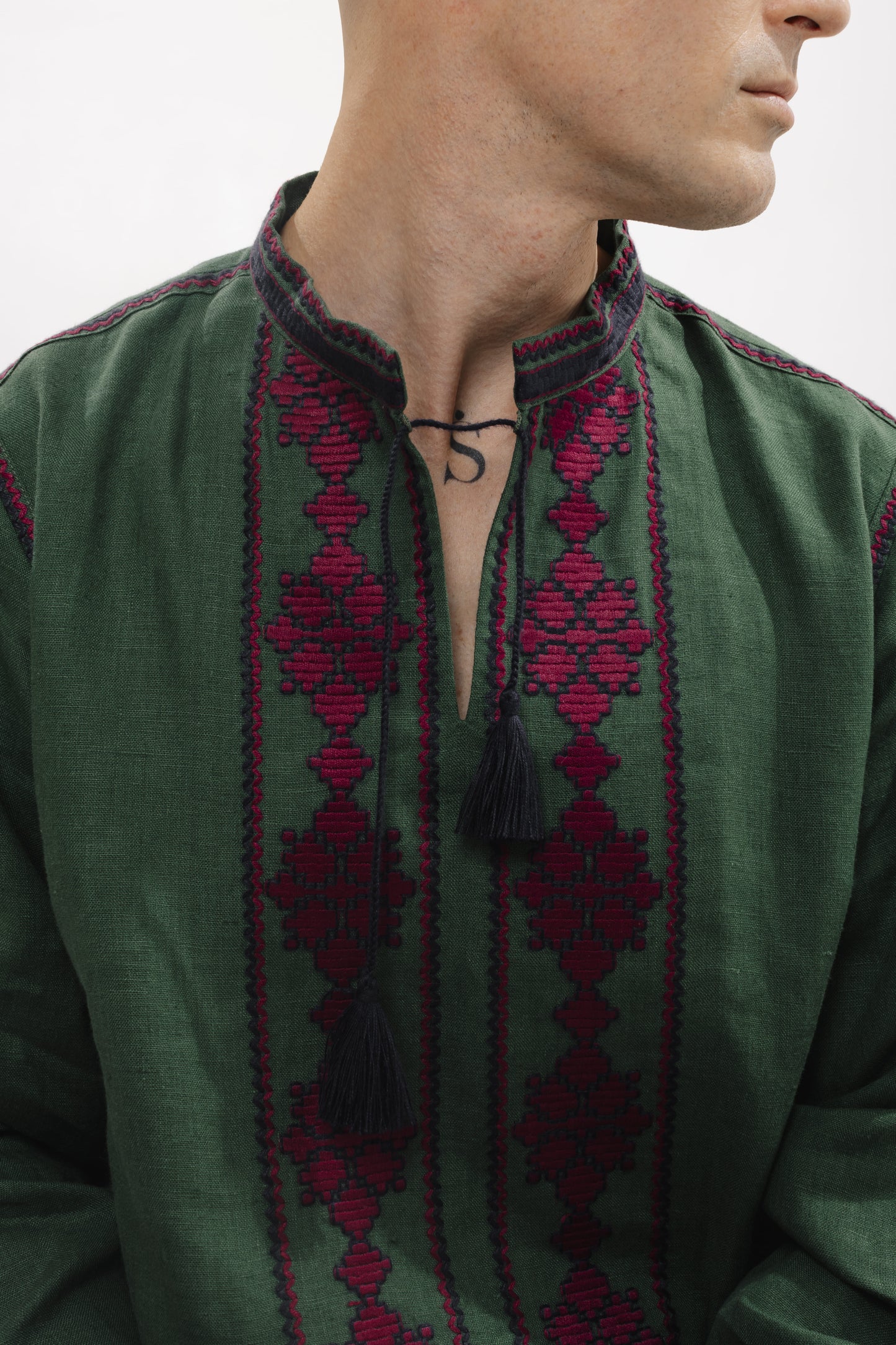 Чоловіча вишиванка "Орест" зелена