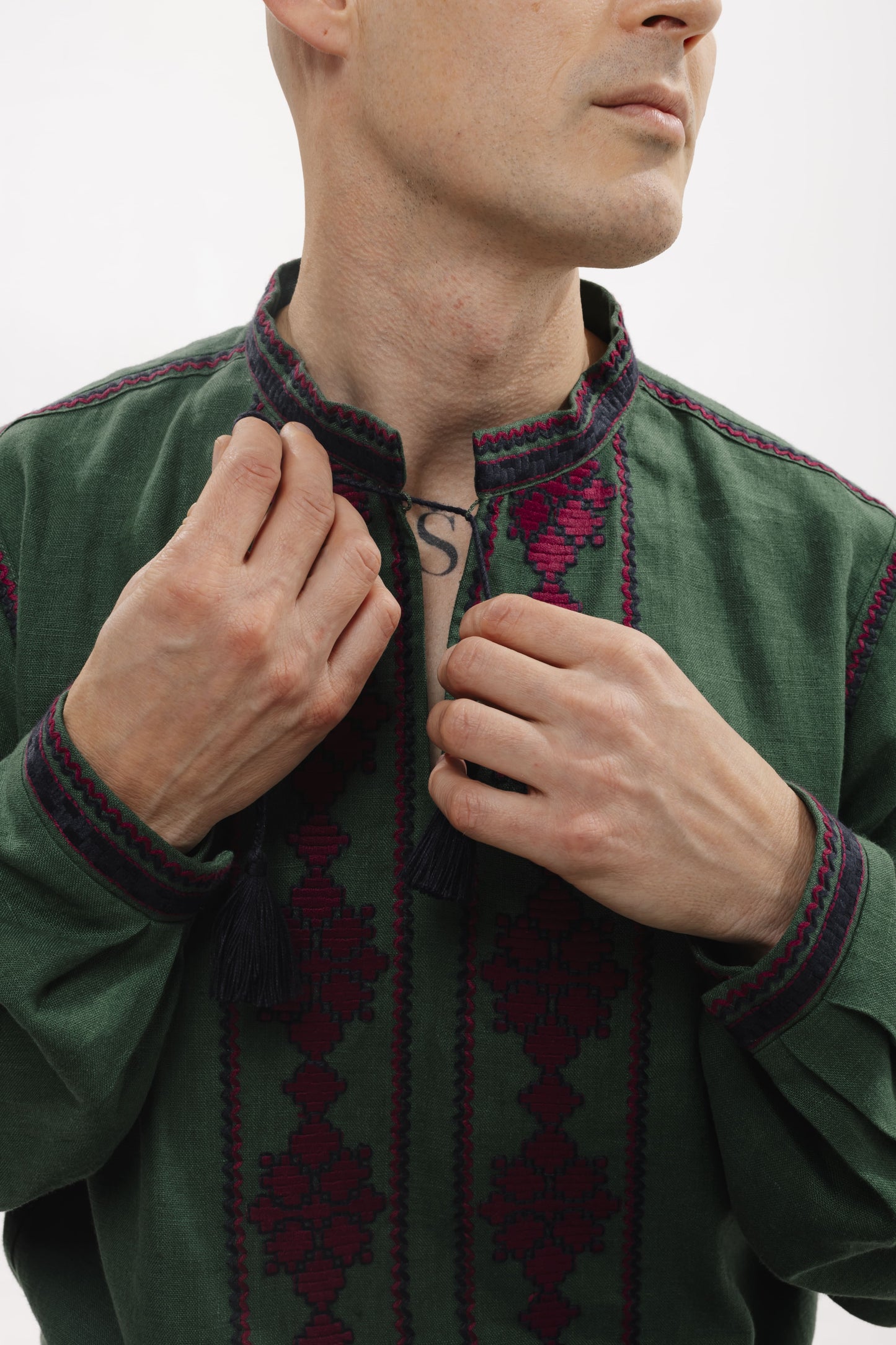 Чоловіча вишиванка "Орест" зелена