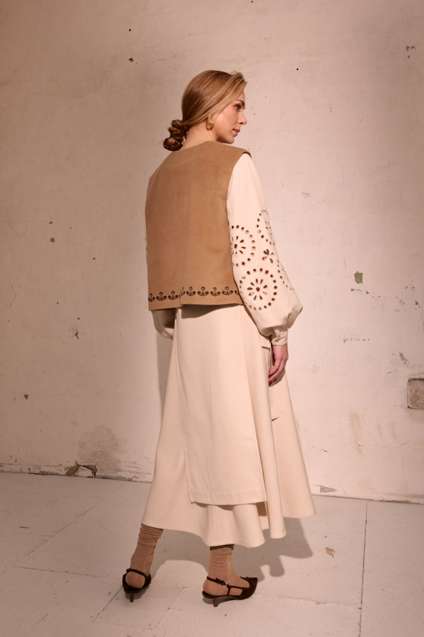Vest "Izydora" with rivets